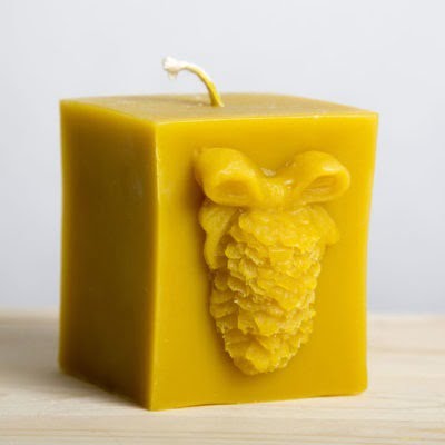 Kostka z szyszką - wys. 7 cm, szer. 6,5 cm