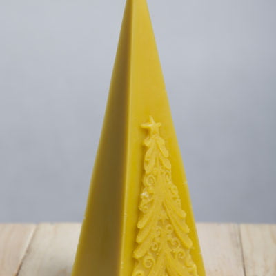 Świeca Ostrosłup z choinką - wys. 20 cm, szer. 6 cm